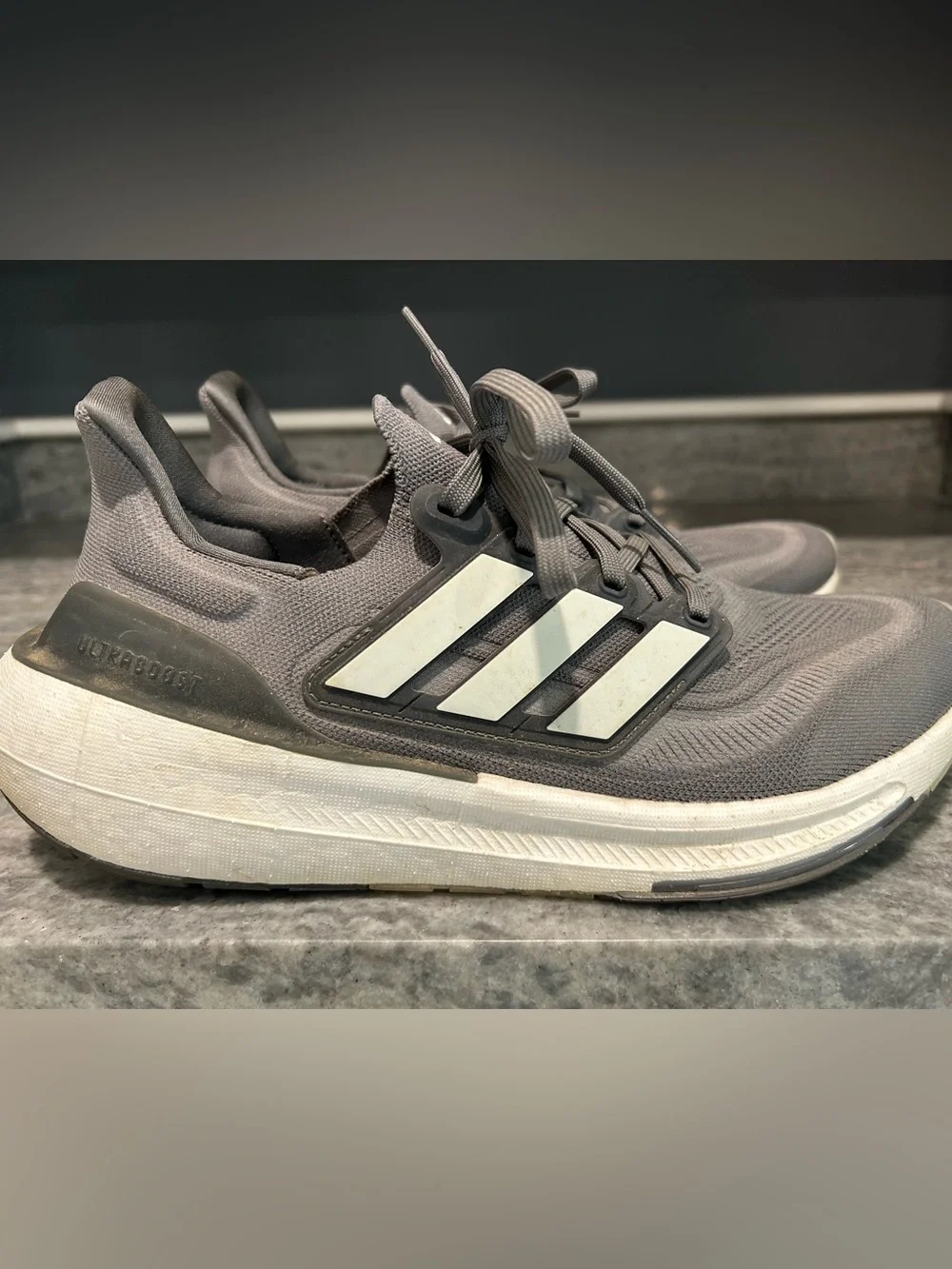 Adidas Ultraboost Light Size 10